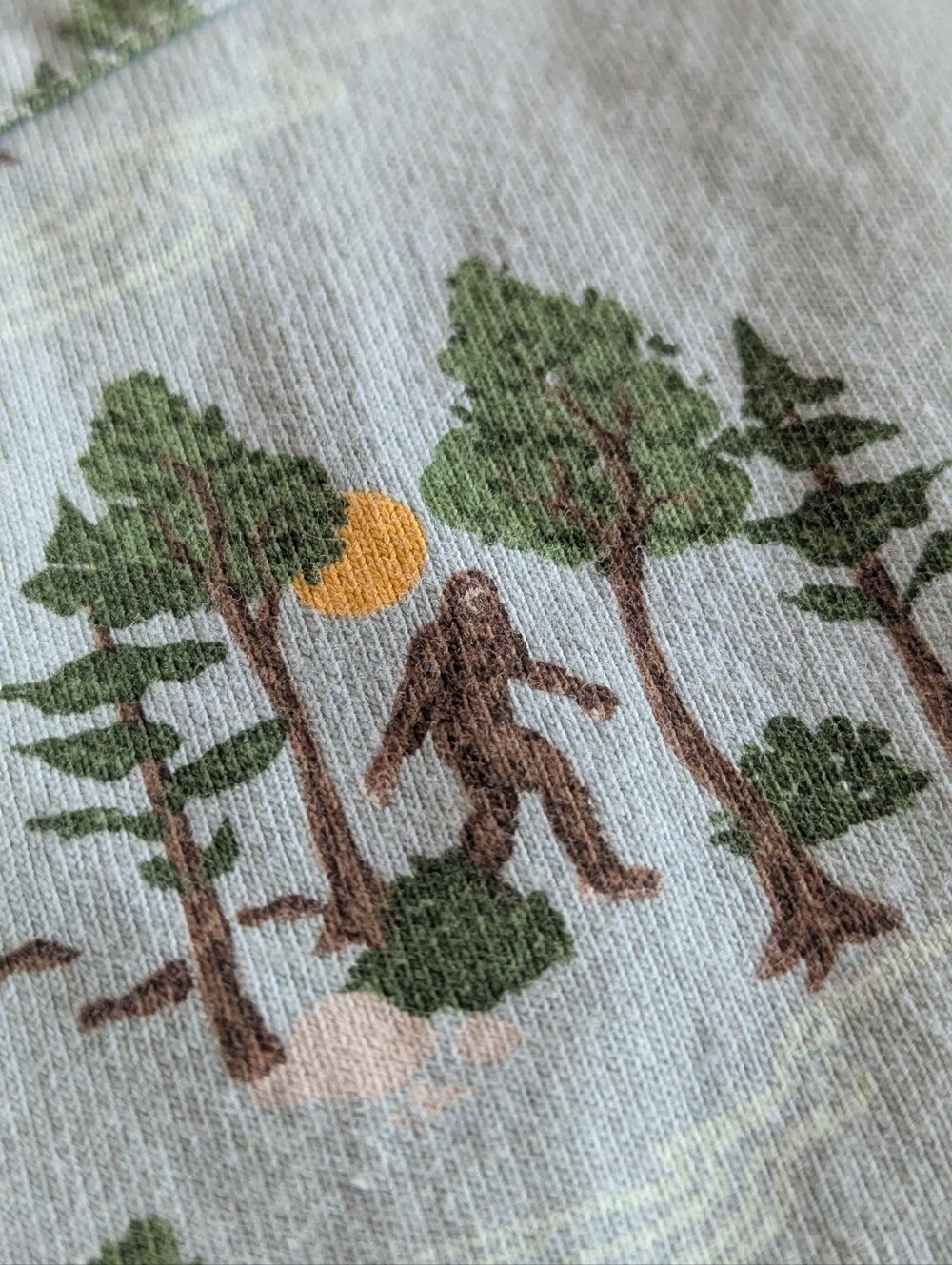 Duluth Trading Co Light Blue-Green Short-Sleeve Button-Up Woods & Bigfoot Print